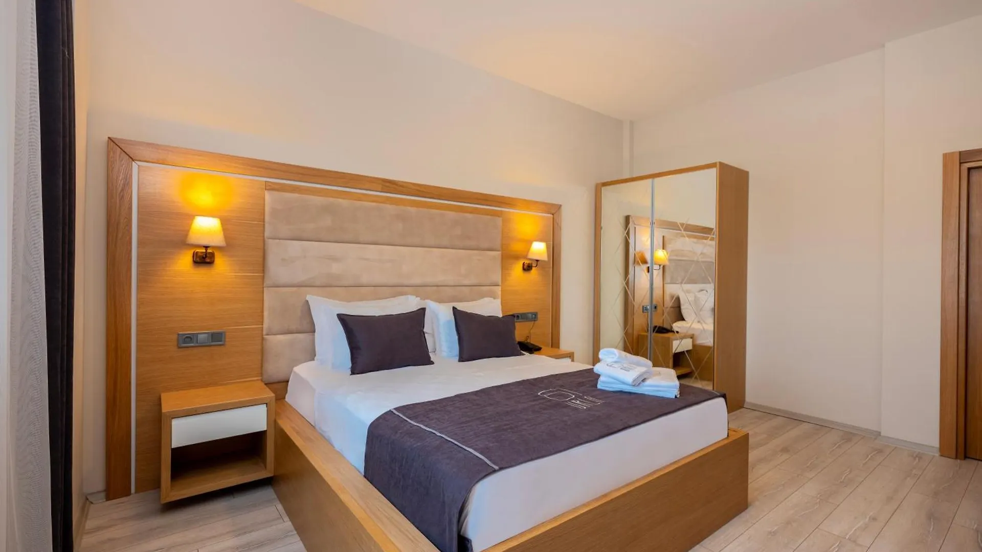 Ma-Si Urla Hotel 0*,
