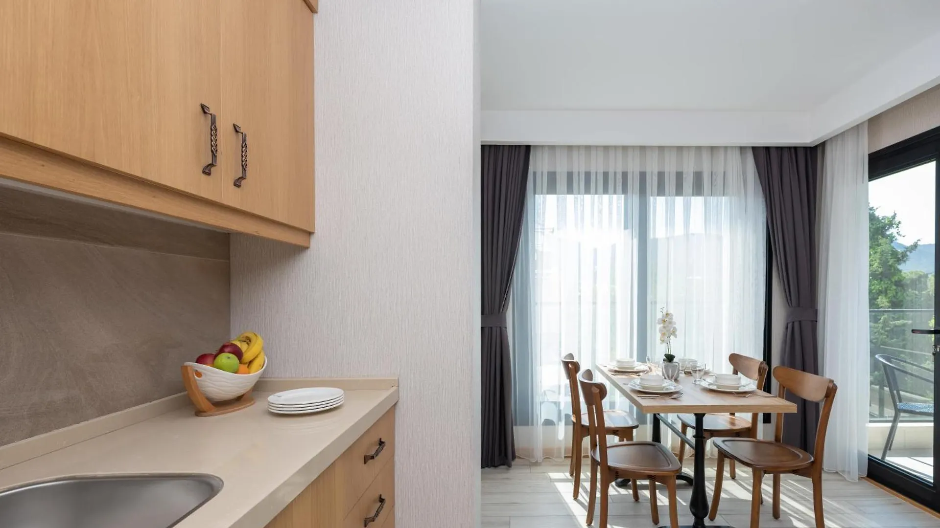 Ma-Si Urla Hotel 0*,